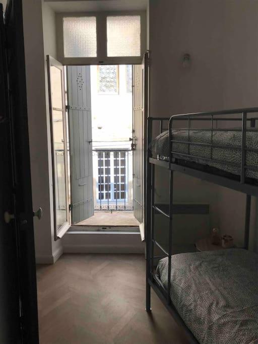 Grand Appartement En Maison De Ville Valreas Bagian luar foto